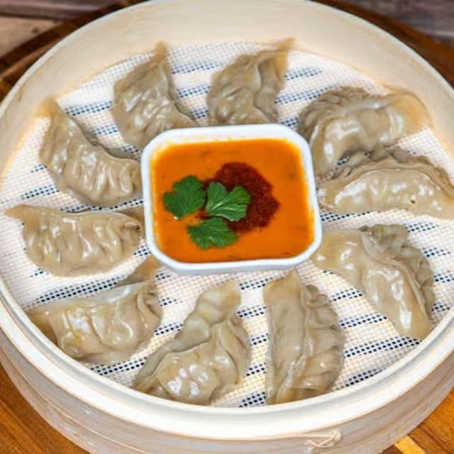 Steamed Paneer Momo.